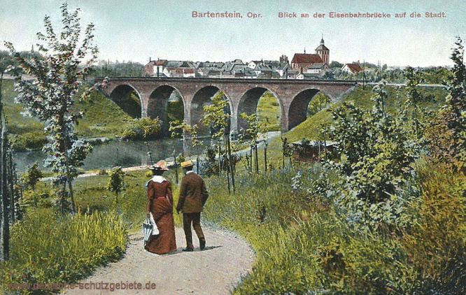 Bartenstein Opr., Blick an der Eisenbahnbrücke auf die Stadt