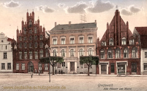 Greifswald, Alte Häuser am Markt