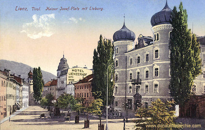 Lienz, Kaiser Josef-Platz mit Lieburg