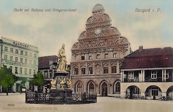 Stargard i. P., Markt mit Rathaus und Kriegerdenkmal