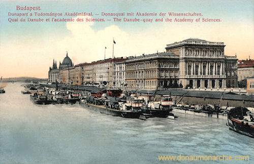 Budapest, Donauquai mit Akademie der Wissenschaften