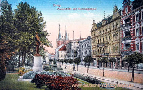 Brieg, Piastenstraße und Bismarckdenkmal