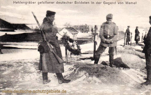 Heldengräber gefallener deutscher Soldaten in der Gegend von Memel