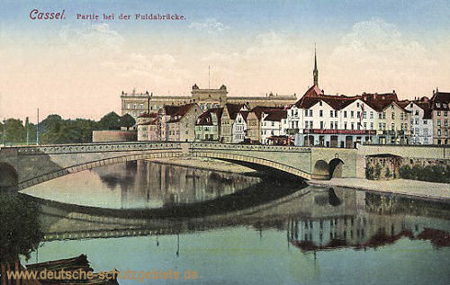 Kassel, Partie bei der Fuldabrücke