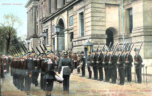 Braunschweig, Ablösung der letzten Wache in schwarzer Uniform am 2. Mai 1892