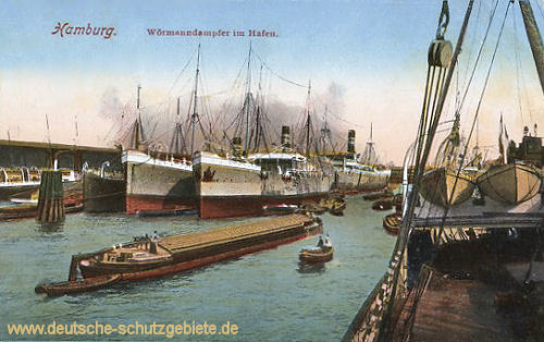 Hamburg, Wörmanndampfer im Hafen