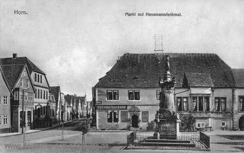 Horn in Lippe, Markt mit Hausmanndenkmal