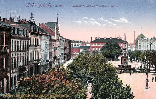 Ludwigshafen, Marktplatz mit Luitpold-Denkmal