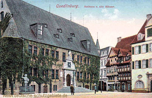 Quedlinburg, Rathaus und alte Häuser