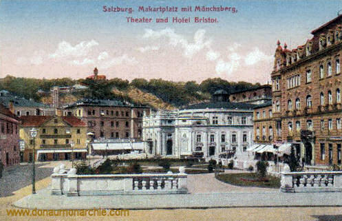 Salzburg, Makartplatz mit Mönchsberg, Theater und Hotel Bristol
