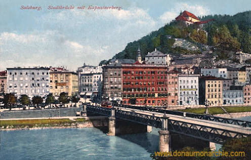 Salzburg, Stadtbrücke mit Kapuzinerberg