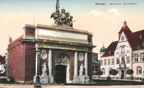 Wesel, Berliner Tor mit Postamt