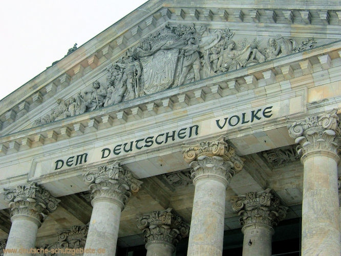 "Dem Deutschen Volke" Inschrift am Reichstag