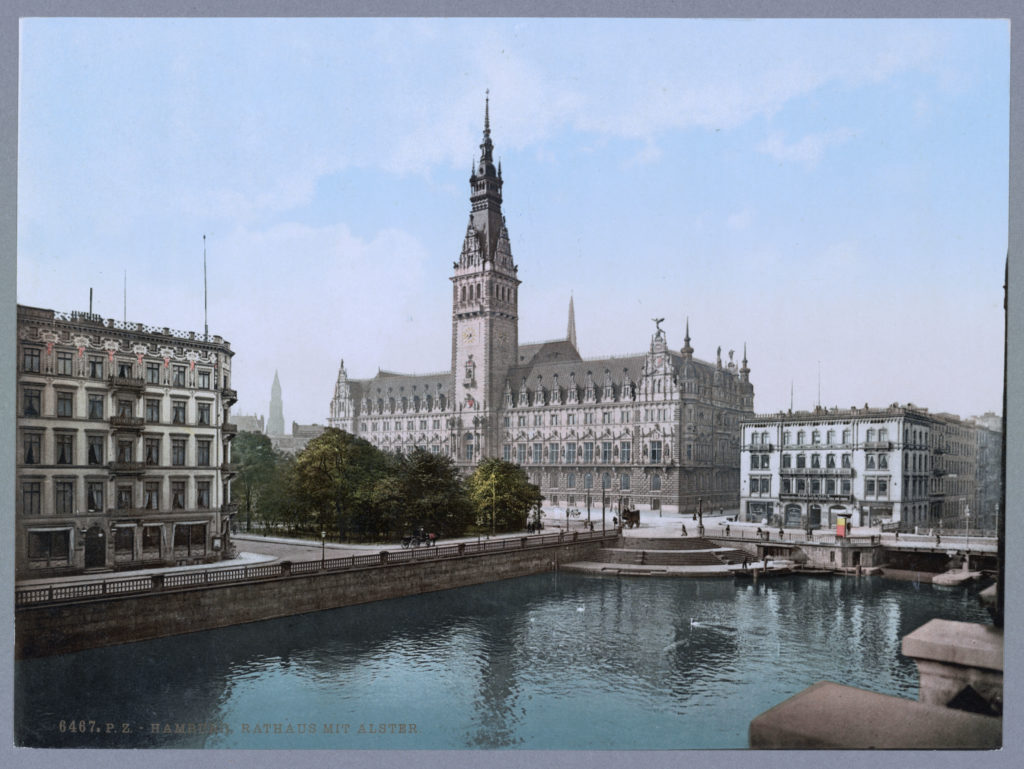 Hamburg Rathaus mit Alster