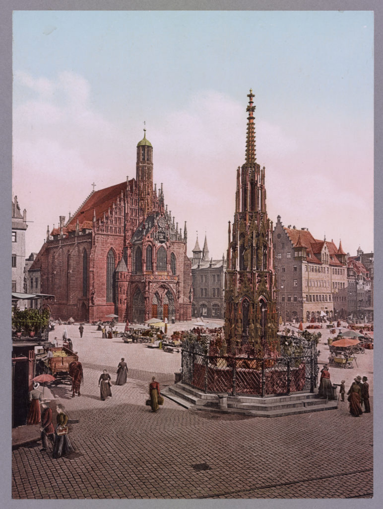 Nürnberg. Schöner Brunnen mit Frauenkirche
