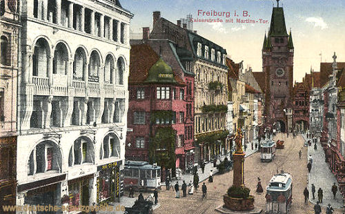 Freiburg i. B., Kaiserstraße mit Martins-Tor