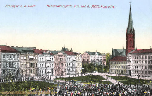Frankfurt a. d. Oder, Hohenzollernplatz während des Militärkonzertes