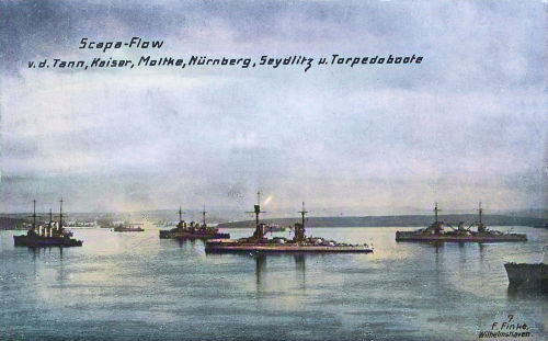 Scapa Flow, v.d. Tann, Moltke, Nürnberg, Seydlitz und Torpedoboote.