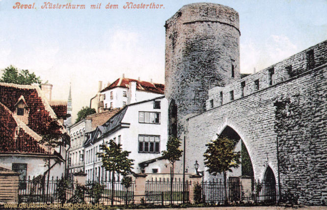 Reval (Tallinn). Küsterturm mit dem Klostertor.