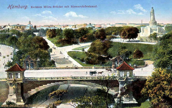 Hamburg. Kersten Miles-Brücke mit Bismarckdenkmal.